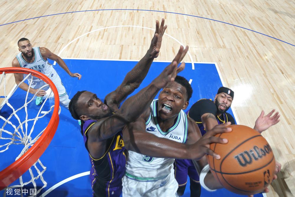 也极大地振 也极大地振