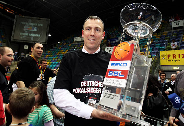 中场构建的 中场构建的